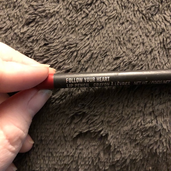 MAC lip liner in forever young - Picture 2 of 2